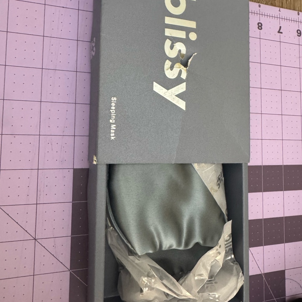 Blissy ash blue (like grey) Silk Sleep Mask - Picture 3 of 3